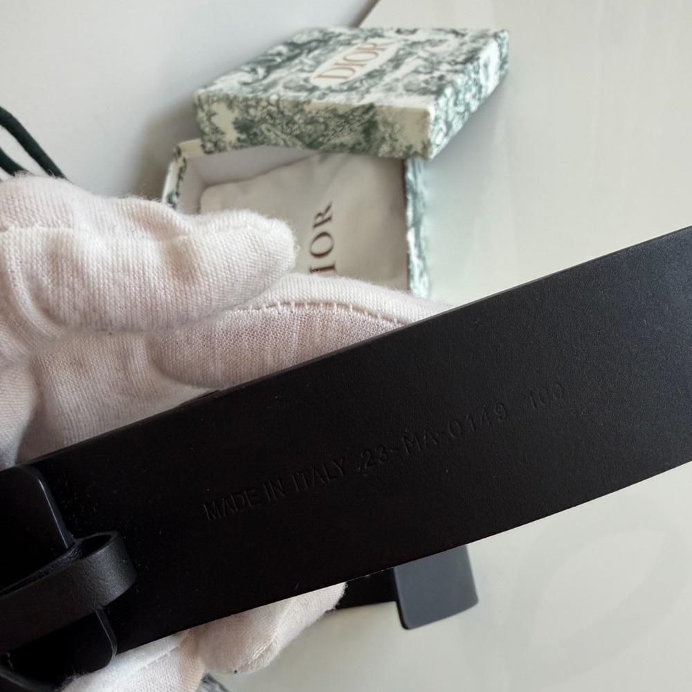 Dior Montaigne CD brushed Gold and black calfskin  size 100 Belt - Picture 10 of 13